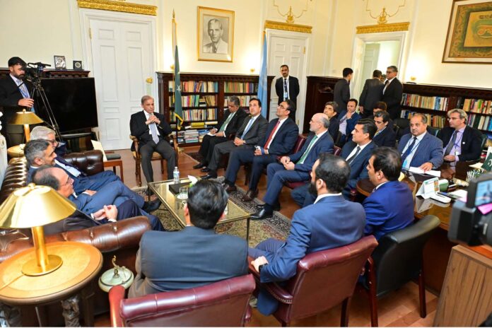Investment-invitation-to-prominent-Pakistani-American-bankers-e1727436667297-696x464