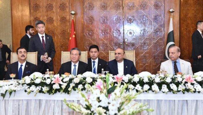 APP26-151024President-Islamabad